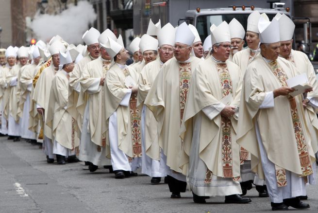 Iglesia católica retomará debate sobre sacerdotes casados