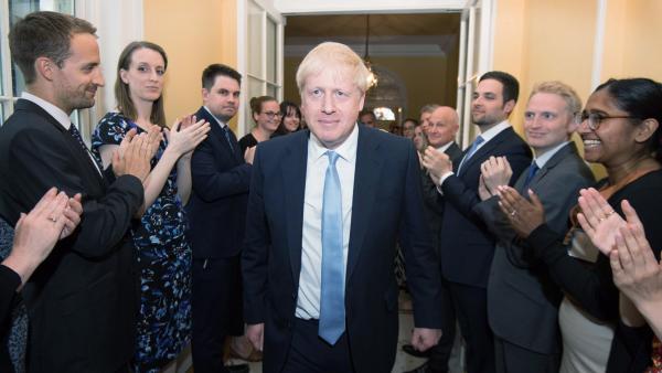 Johnson: Firme ante el “Brexit”, pero dispuesto a negociar