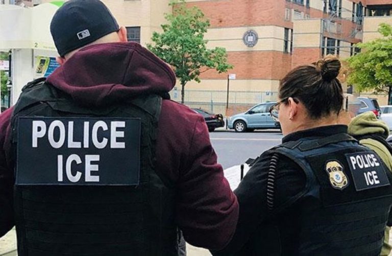 Jueza de Boston prohíbe arrestos de ICE en tribunales