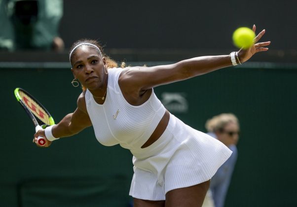 Serena Williams avanza, con paso firme, en Wimbledon