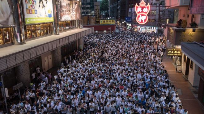 Hong Kong: Iniciará diálogo entre Gobierno y manifestantes
