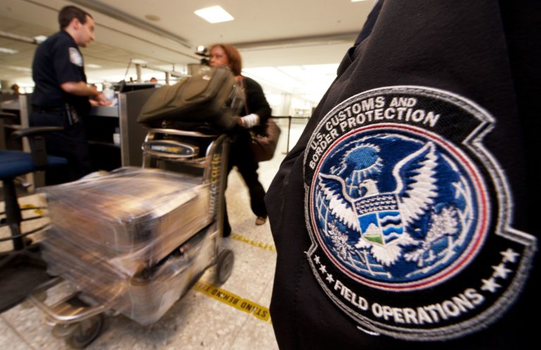 Falla en sistema del CBP congestionó aeropuertos