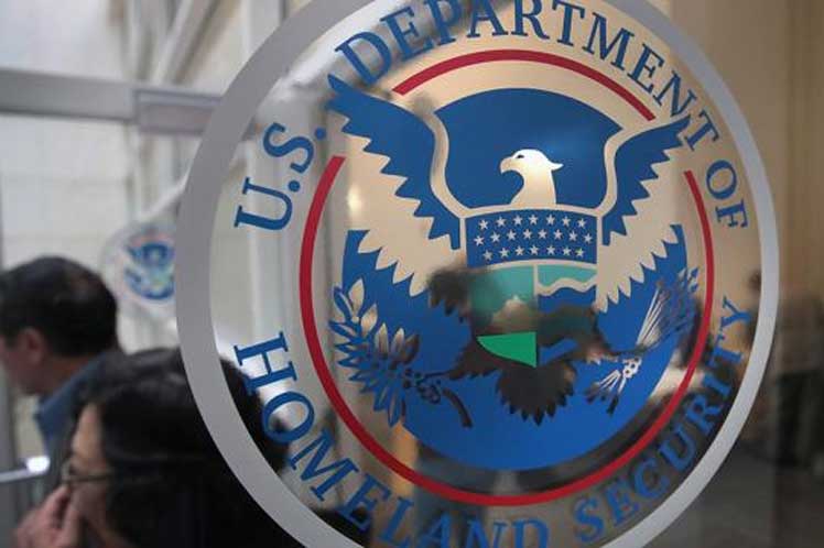 Presentan demanda contra normas migratorias del DHS