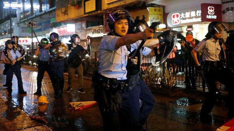 Hong Kong: 36 detenidos durante violentas manifestaciones