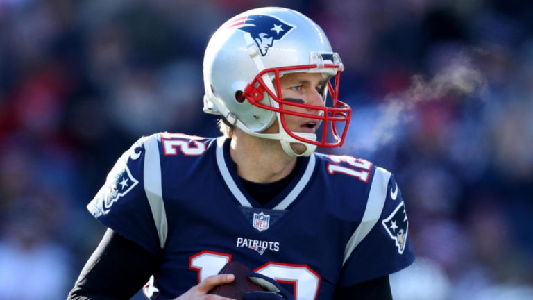 A Tom Brady no le gustan los nuevos cascos de la NFL