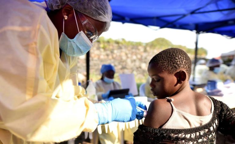 Ébola: Probarán nueva vacuna en Congo