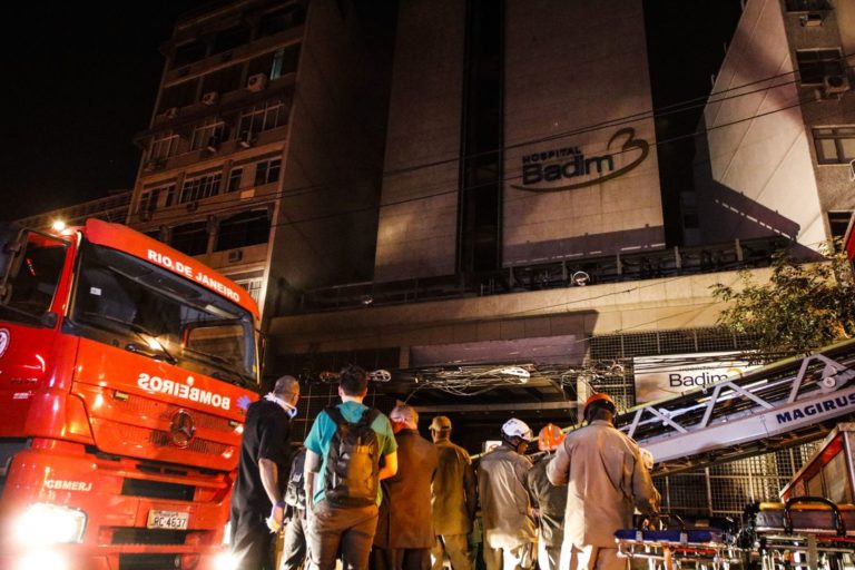 Brasil: 11 muertos por incendio en hospital