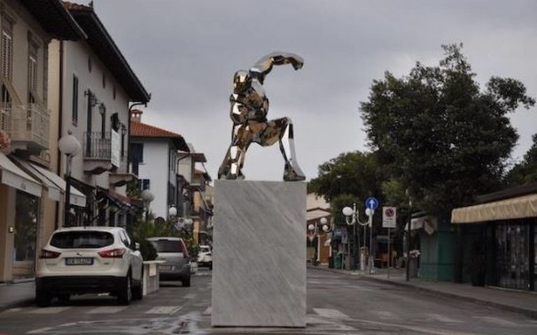 Italia: Levantan estatua en honor a Iron Man