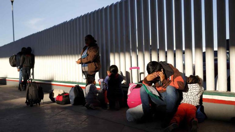 Pese a “miedo creíble” migrantes esperarán decisión en México