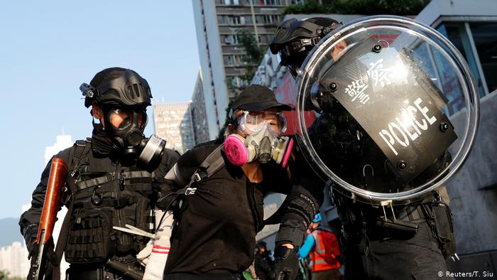 Protestas en Hong Kong : 15 heridos y uno de ellos grave