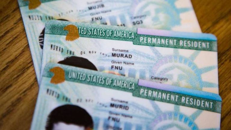 Empresa discriminó a inmigrantes con “green card”
