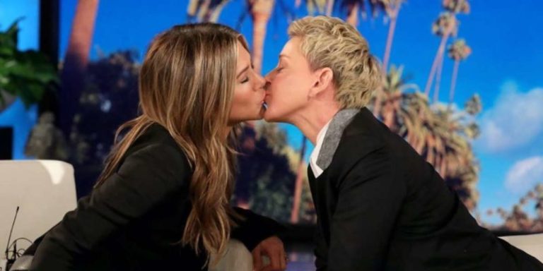 ¡Muack! Jennifer Aniston besó a Ellen Degeneres