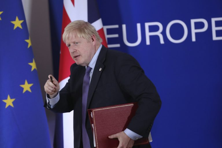 Londres y Bruselas alcanzaron pacto sobre el “Brexit”