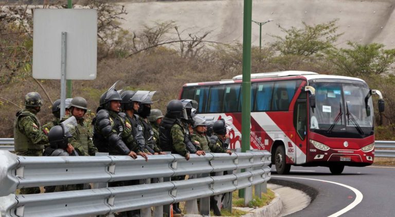 Ecuador busca normalidad mientras indígenas se radicalizan