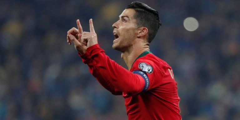 Ronaldo agranda su leyenda al anotar su gol 700