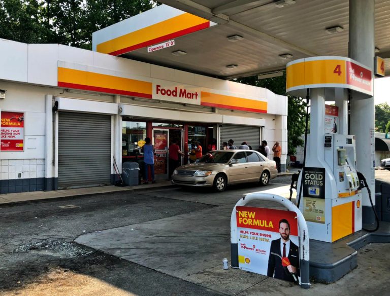Sujeto es asesinado en estación de gasolina de Charlotte