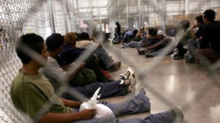 Cuarentena como castigo en centros de detención del ICE