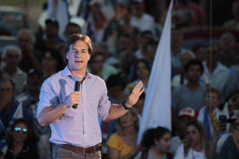 Lacalle Pou gana elecciones presidenciales en Uruguay