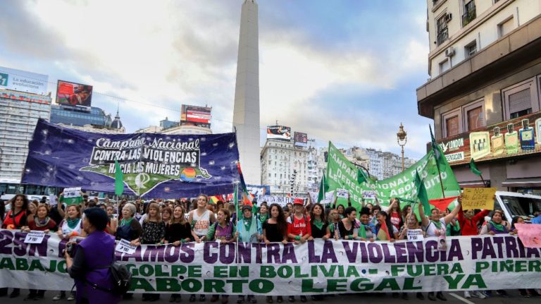 Mujeres piden fin de la violencia y aborto legal