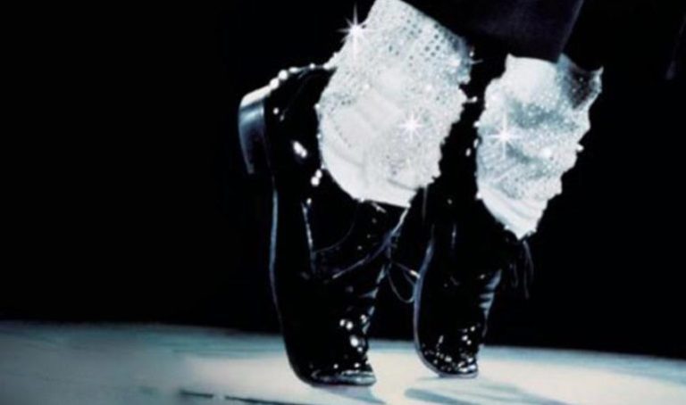 ¡Subasta!: ¿Cuánto pagarías por calcetines de Michael Jackson?