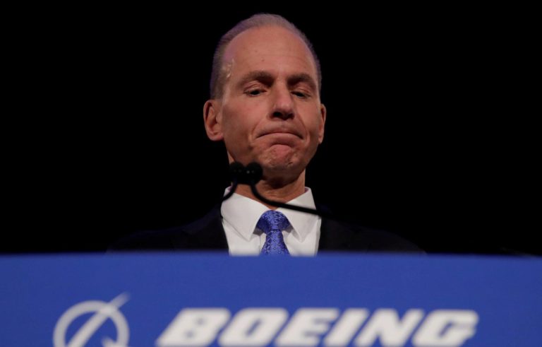 ¡Un mal año! Reemplazan a Presidente ejecutivo de Boeing