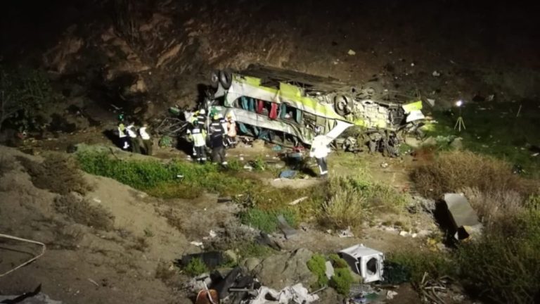 Accidente al centro de Chile deja 17 muertos