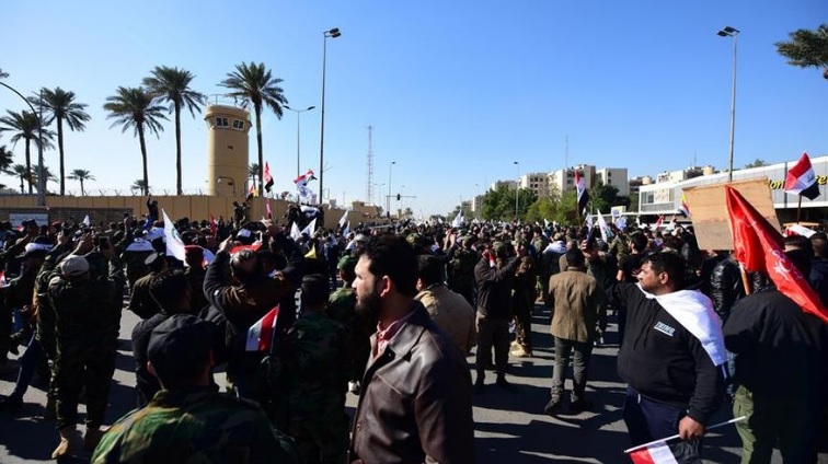 Manifestantes irrumpen en la Embajada de EEUU en Bagdad