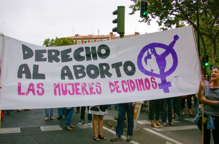 Costa Rica aprobó aborto terapéutico en medio de polémica