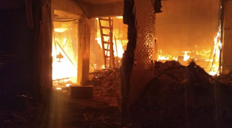 México: Fuerte incendio enlutó la Navidad de dos familias