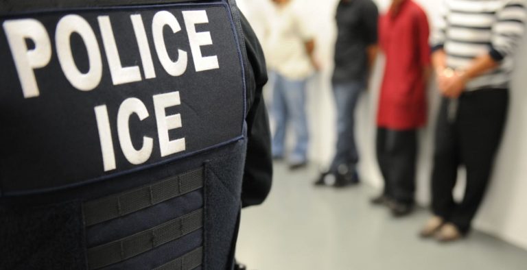 Juez avaló demandas contra arrestos de ICE en Nueva York