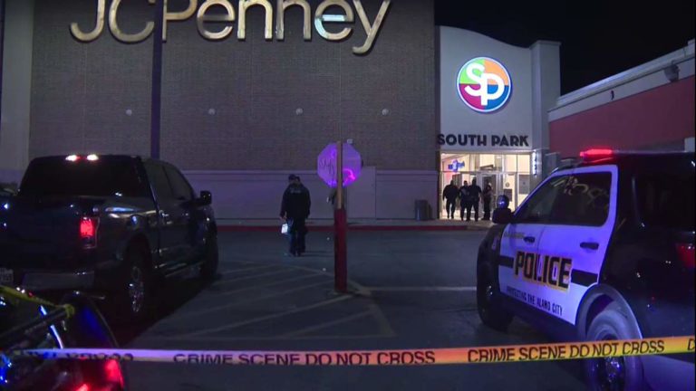 Cuatro heridos en tiroteo en centro comercial de Texas