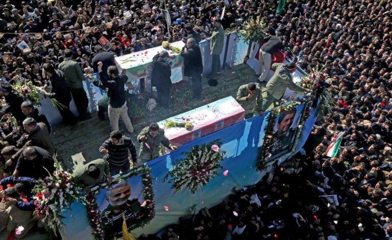 Estampida en funeral de Soleimani deja 40 muertos