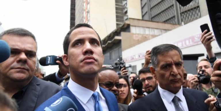 Denuncian «golpe parlamentario» en Venezuela