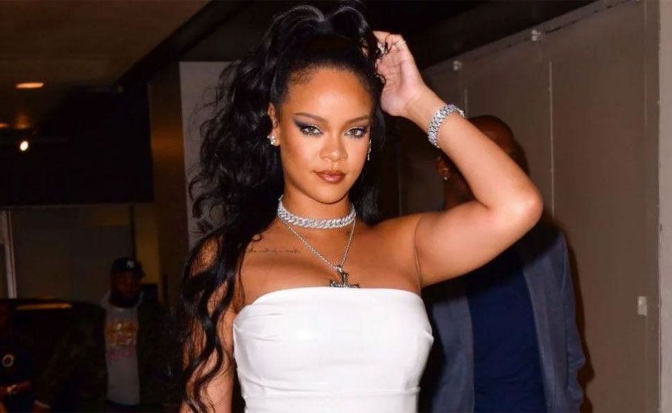 Belleza Natural! Rihanna sorprendió con una foto sin maquillaje - Progreso  Hispano News