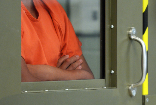 Suspendidas visitas personales en Centros de Detención