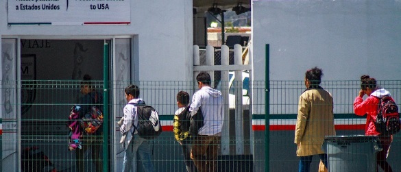 Suspenden bloqueo de envío de inmigrantes a México