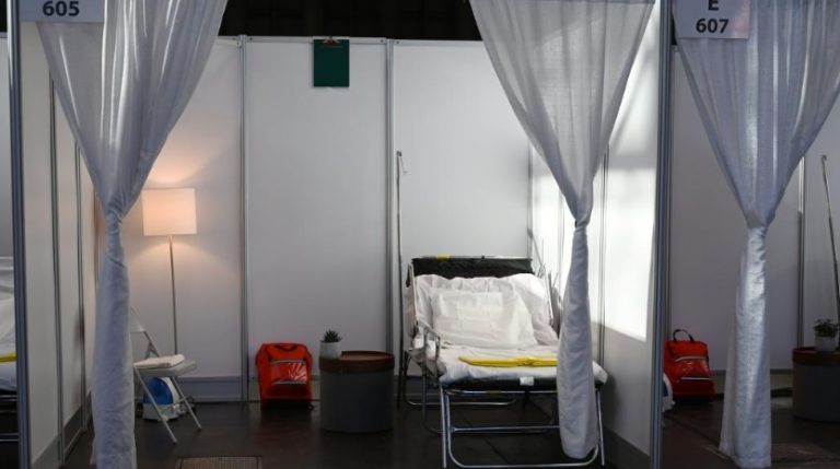 Nueva York abre hospital provisional con 1,000 camas
