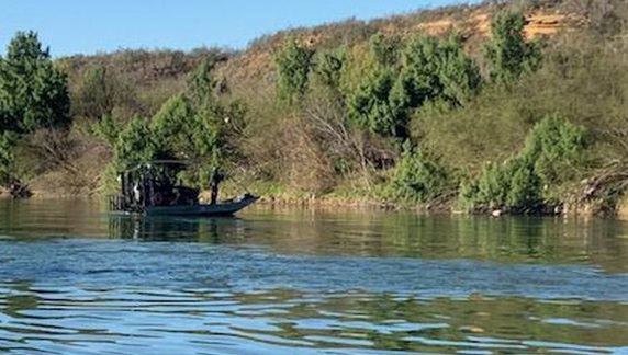 Salvan a familia inmigrante en río Bravo