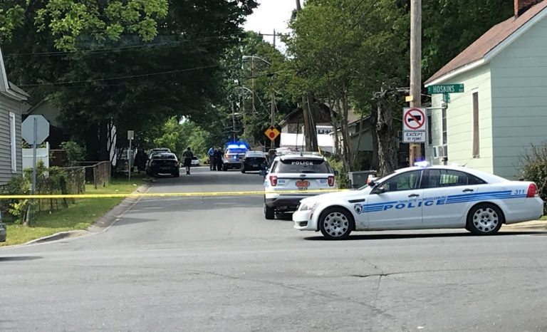 Dos heridos de gravedad en tiroteo en Charlotte