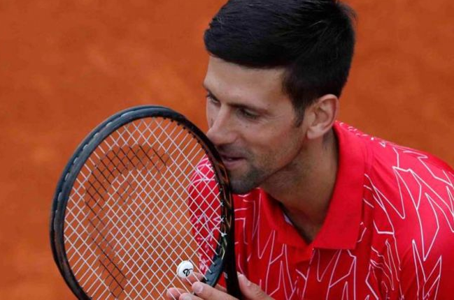 Djokovic convertido en blanco de ataques tras brote de COVID-19 en el tenis