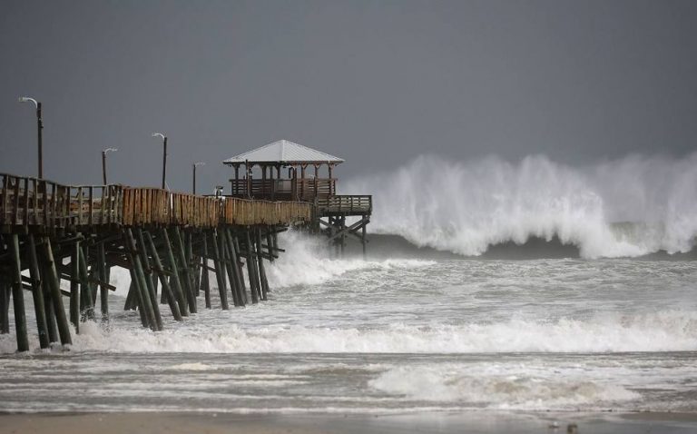 Isaías: amenaza de huracán en las Carolinas