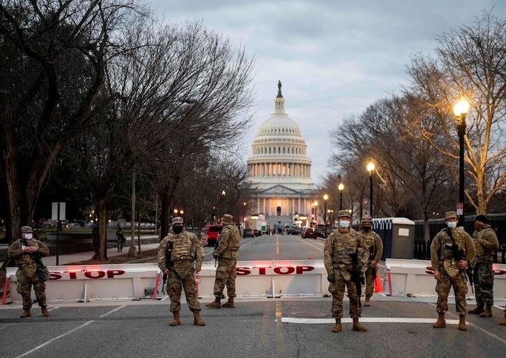 FBI investiga a 25.000 soldados desplegados en Washington