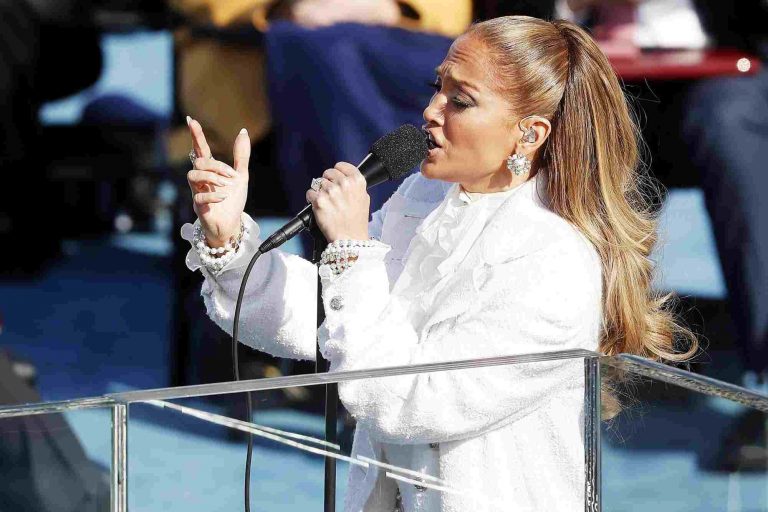 JLo destacó sus raíces latinas en la toma de poder de Biden  