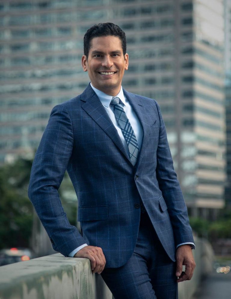 Ismael Cala firma acuerdo exclusivo con Palomera Group