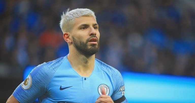 ¡Increíble! El “Kun” Agüero se queja de que no le pasan la pelota