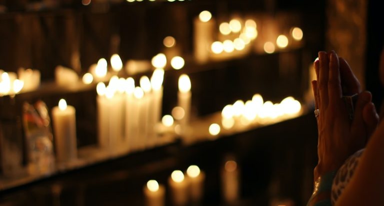 Semana Santa: Iglesias de Charlotte ofrecen servicios en persona y online