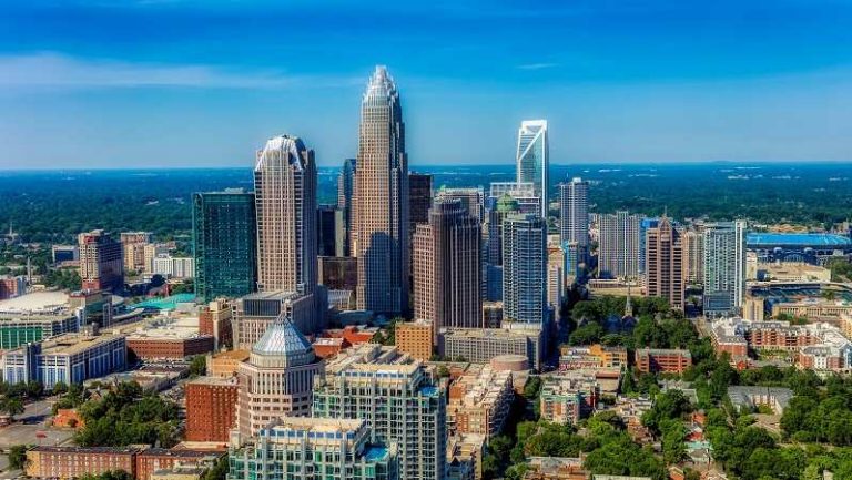 Oficinas y servicios del Condado de Mecklenburg cerrados en Viernes Santo