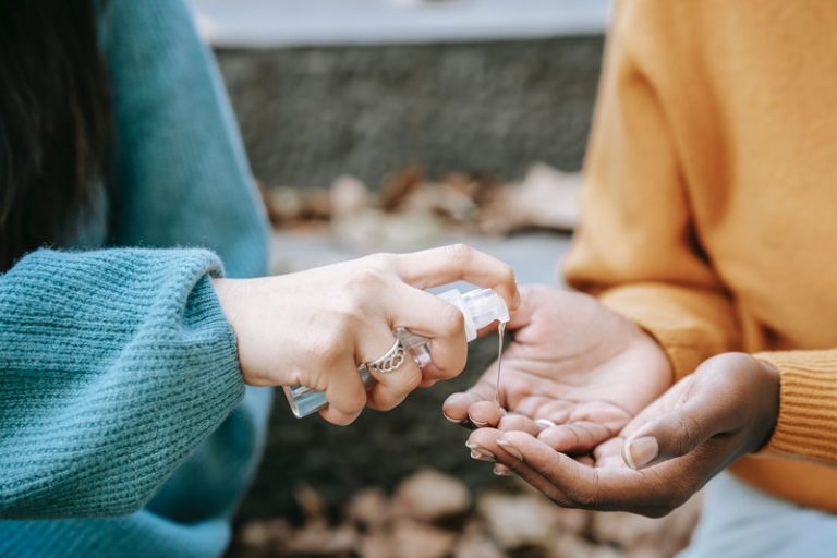 Conoce cuáles servicios en persona reanudó Mecklenburg