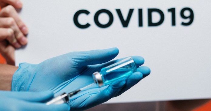 Residentes confinados pueden recibir la vacuna COVID-19 en su casa