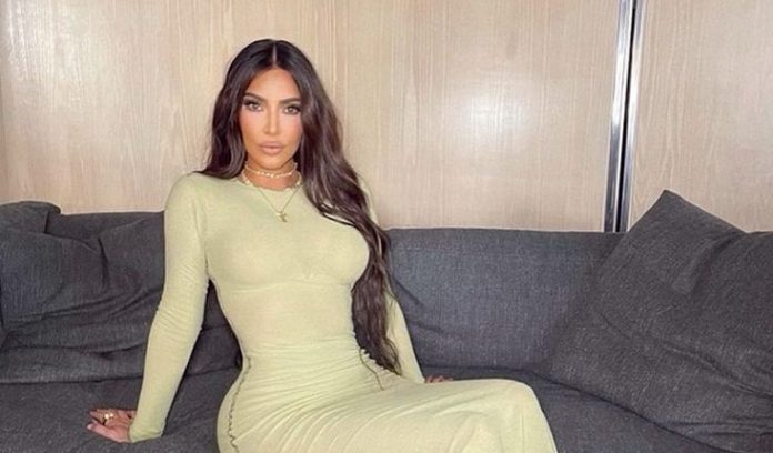 Kim Kardashian se une al club de los 1.000 millones de dólares